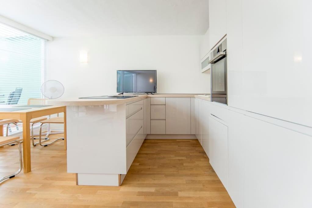 Modernes, Sonniges Im Herzen Von Apartment *