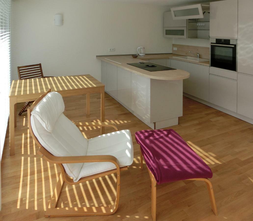 Apartment Modernes, Sonniges Im Herzen Von Dusseldorf